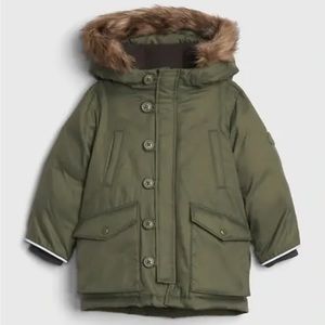 Gap cold control parka size 4